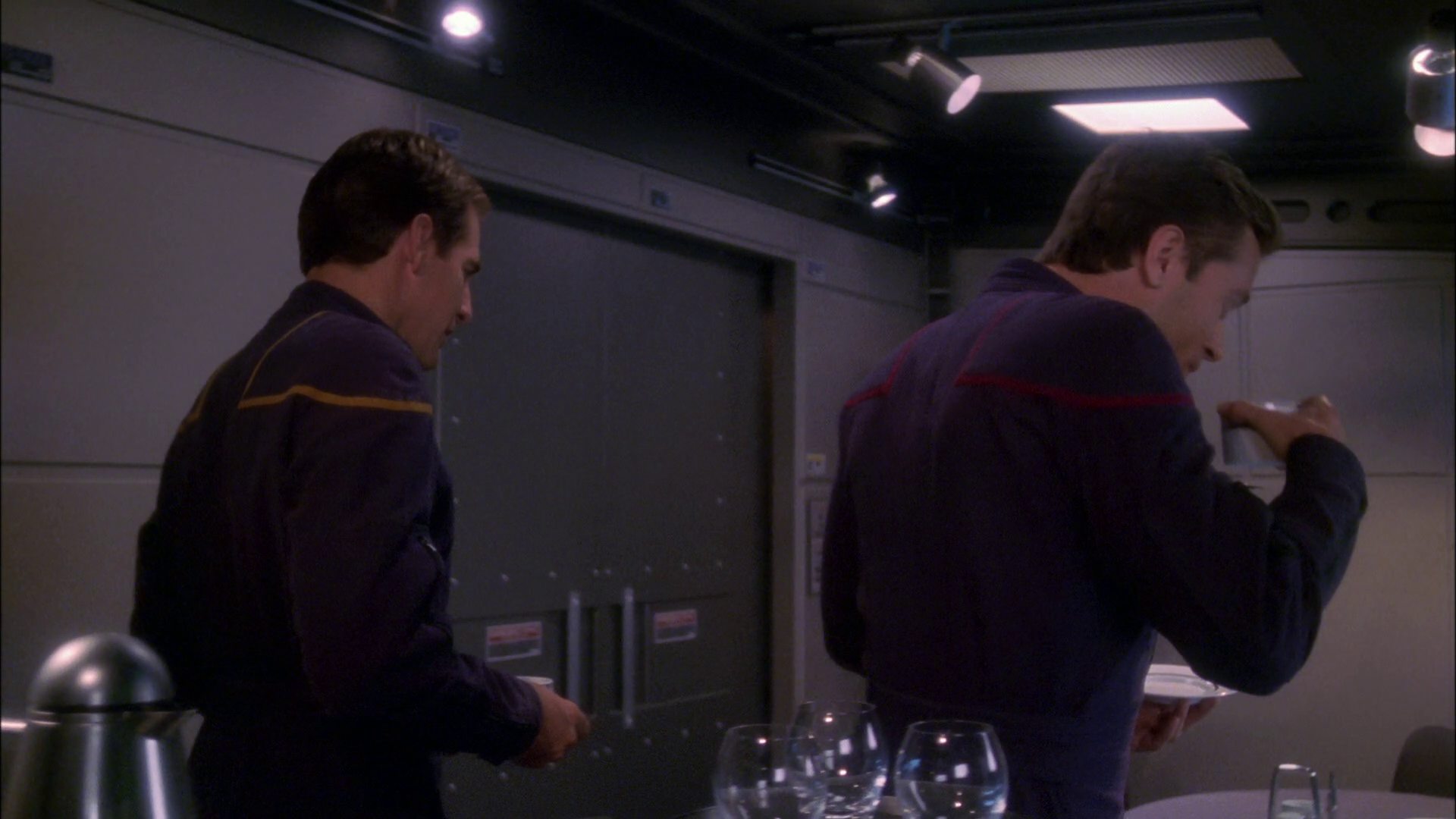 extant_StarTrek_ENT_1x26-_ShockwavePart1_0053.jpg