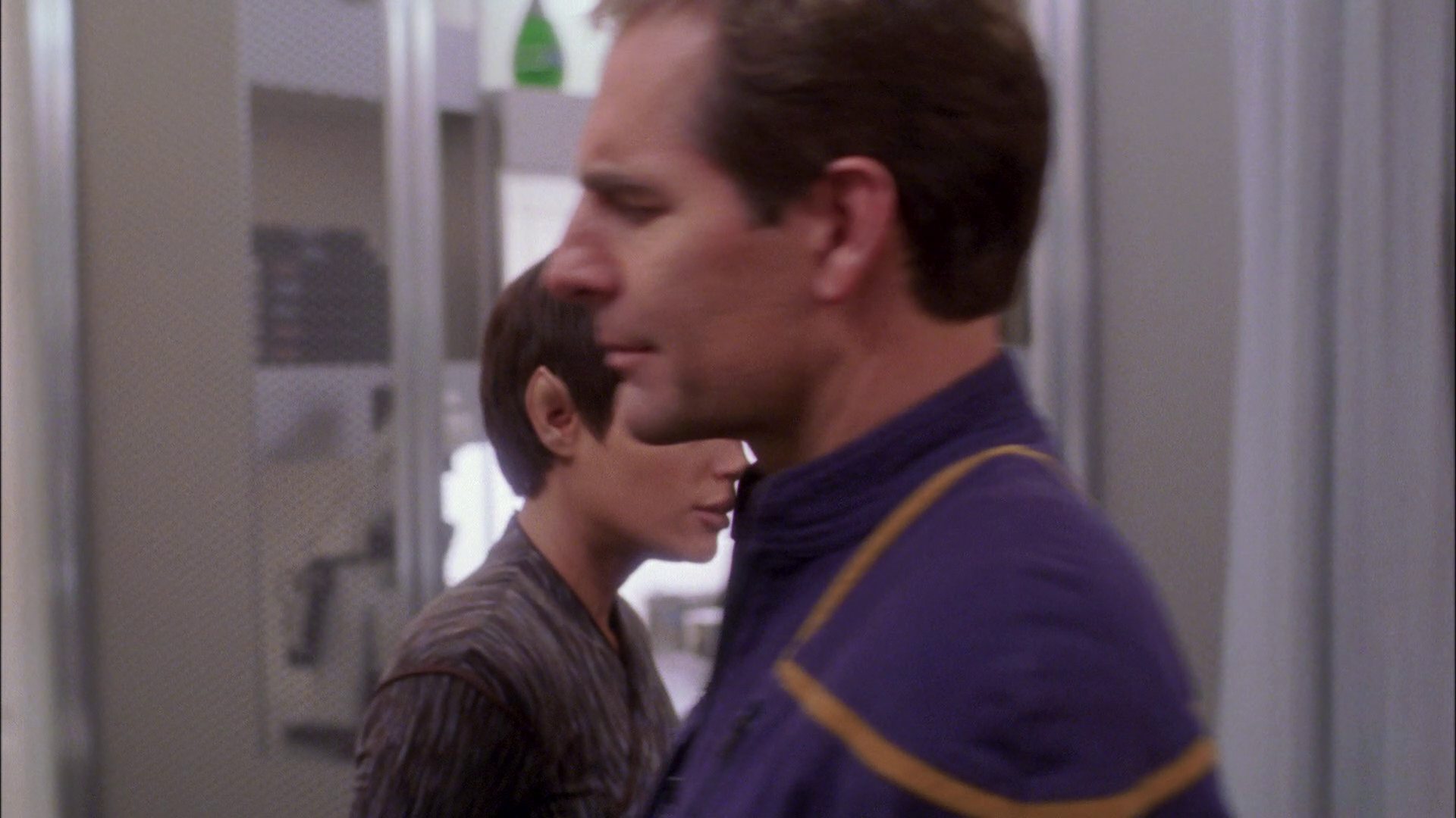extant_StarTrek_ENT_1x26-_ShockwavePart1_0344.jpg