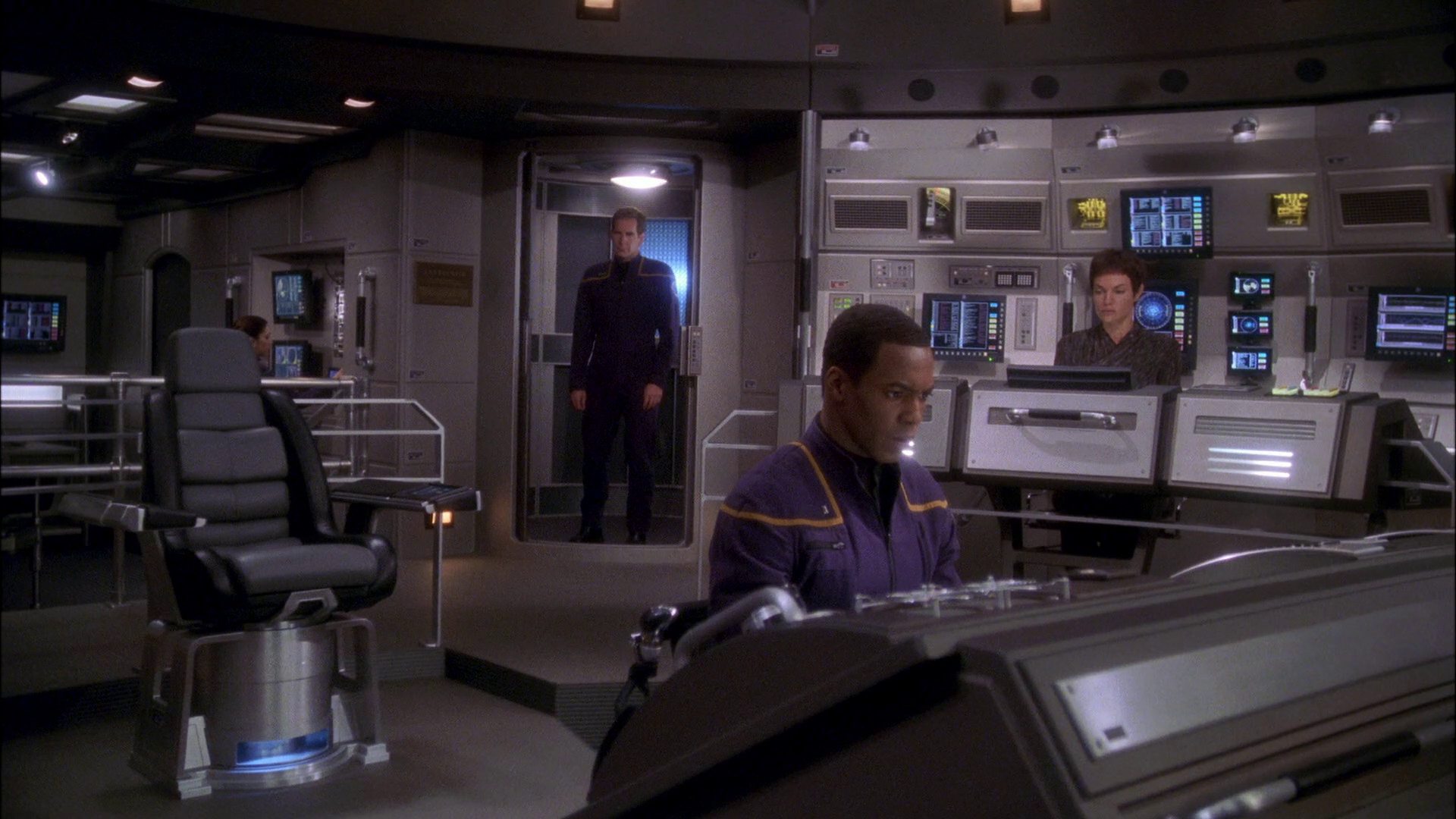 extant_StarTrek_ENT_1x26-_ShockwavePart1_0378.jpg