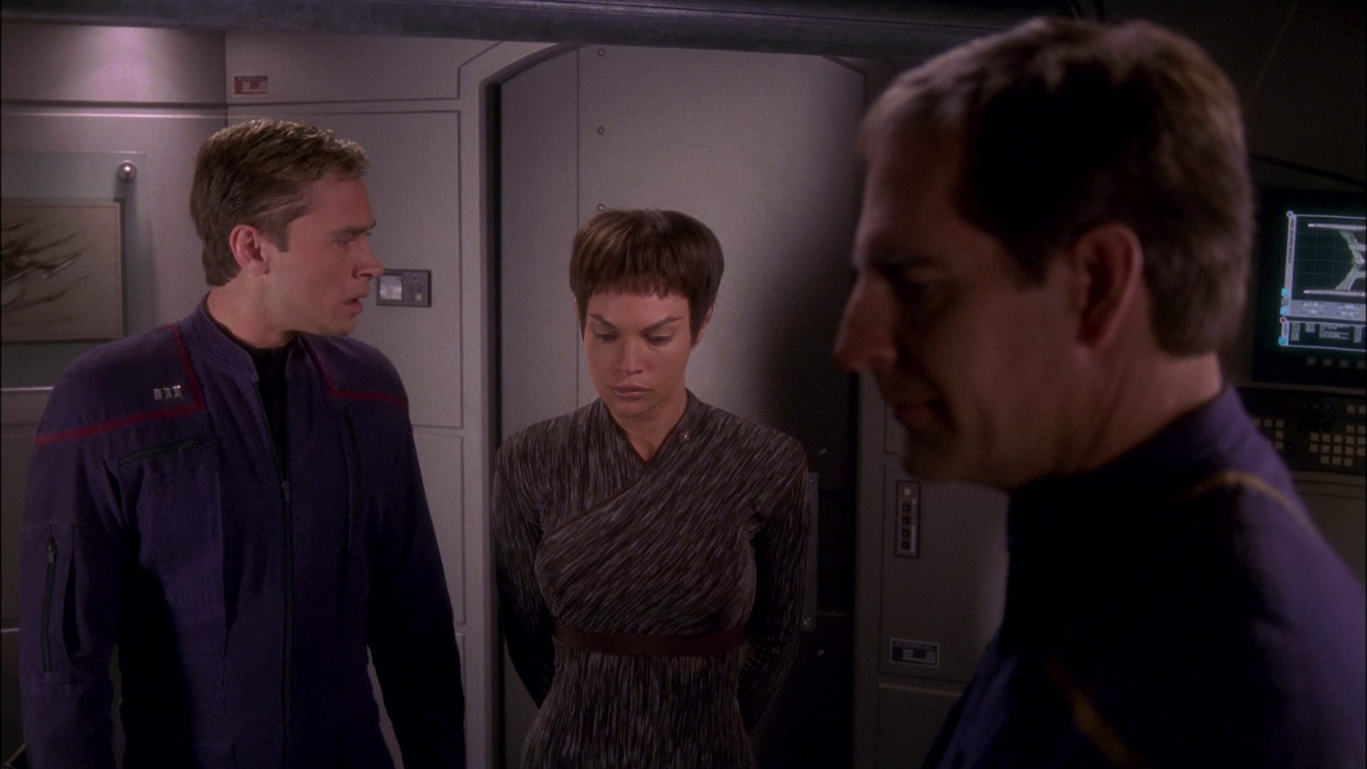 extant_StarTrek_ENT_1x26-_ShockwavePart1_0850.jpg