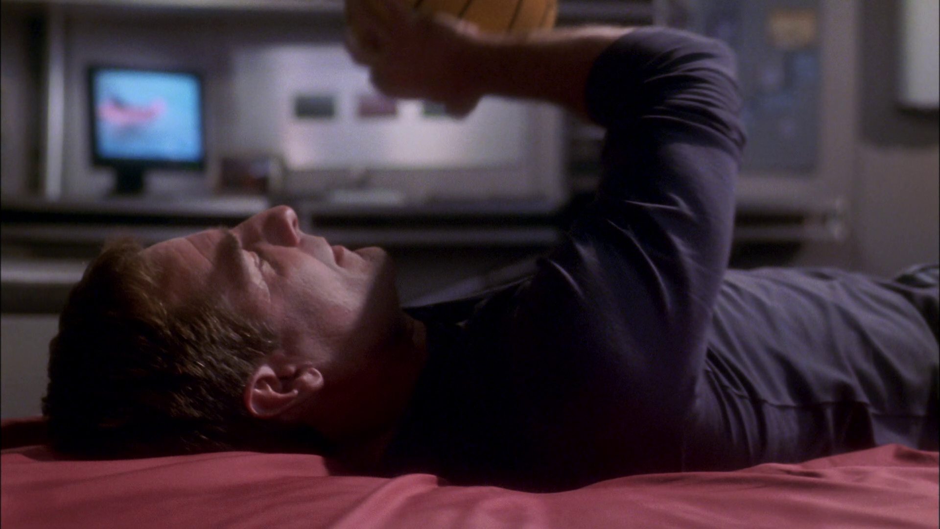 extant_StarTrek_ENT_1x26-_ShockwavePart1_0996.jpg