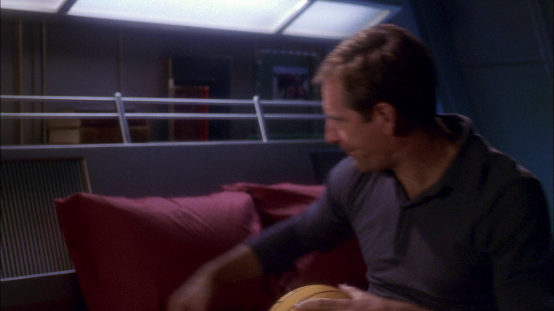 extant_StarTrek_ENT_1x26-_ShockwavePart1_1018.jpg