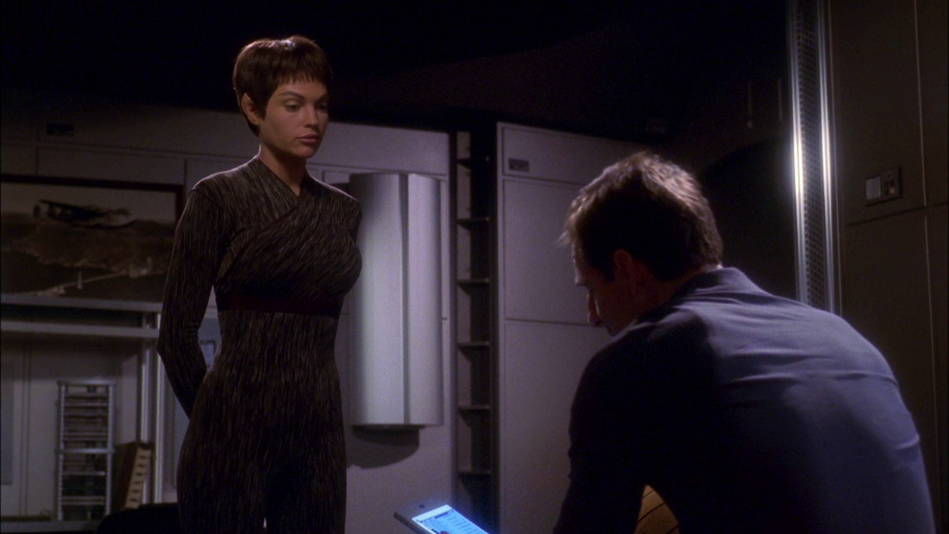 extant_StarTrek_ENT_1x26-_ShockwavePart1_1050.jpg