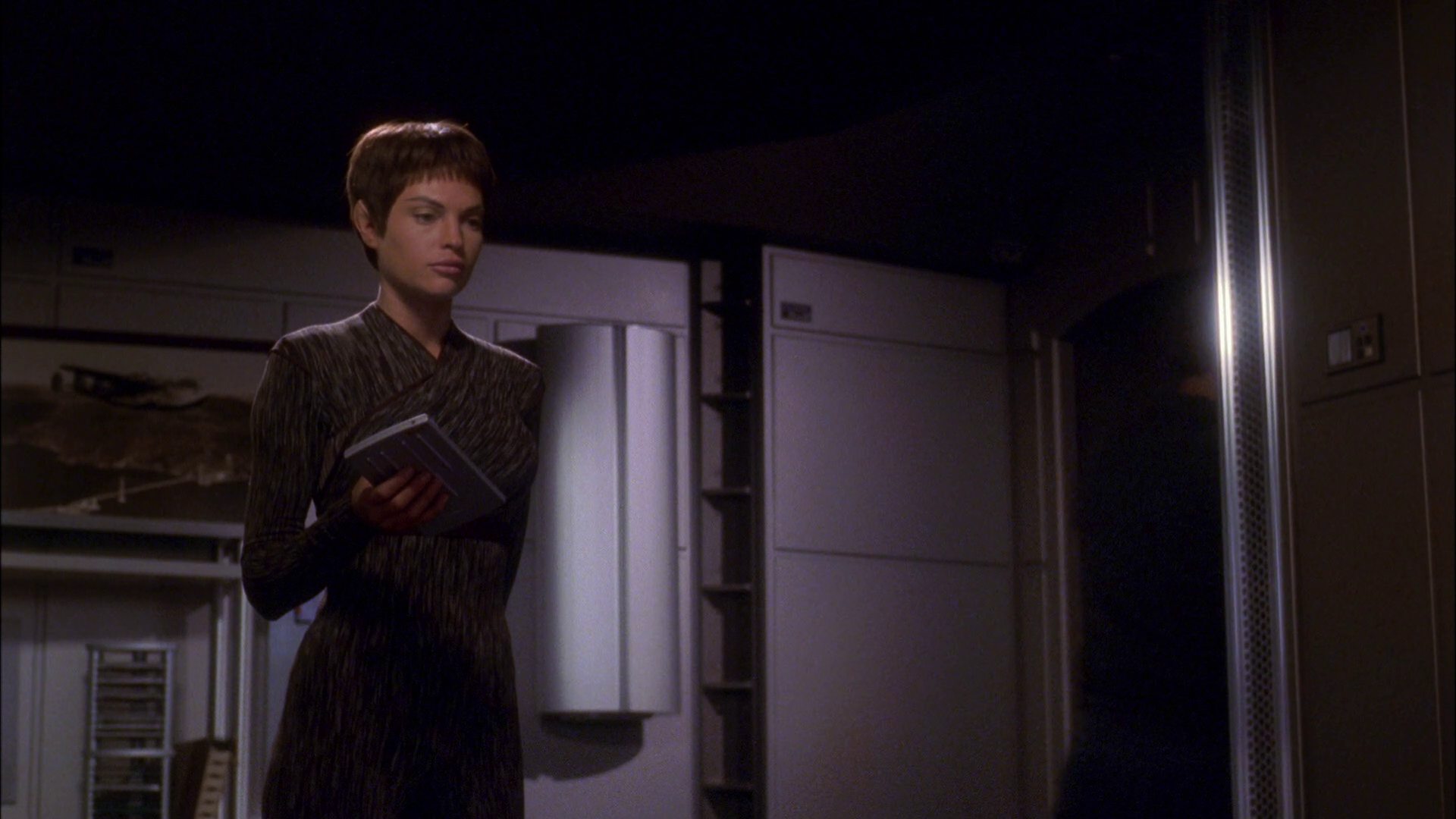 extant_StarTrek_ENT_1x26-_ShockwavePart1_1059.jpg