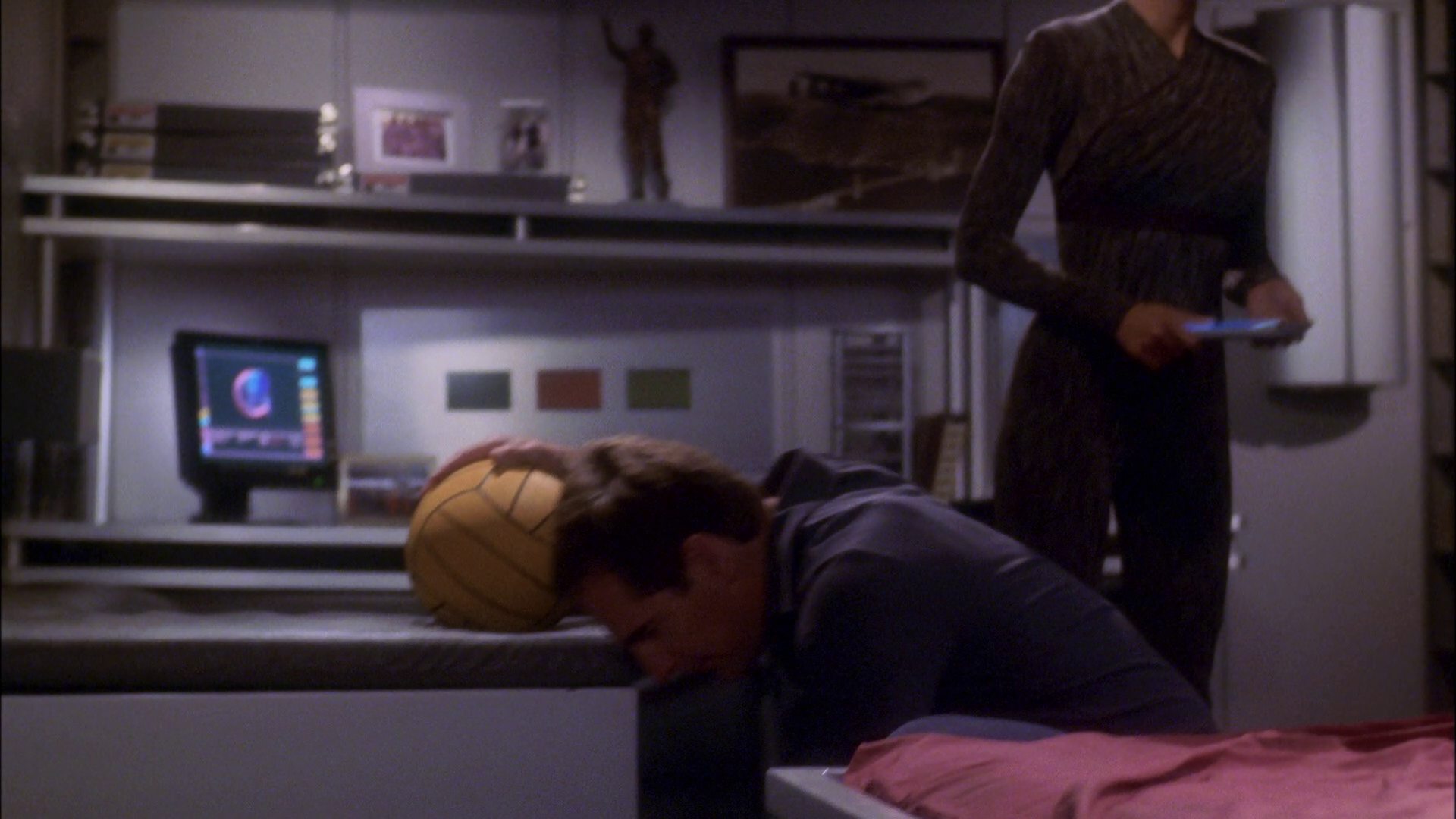 extant_StarTrek_ENT_1x26-_ShockwavePart1_1078.jpg