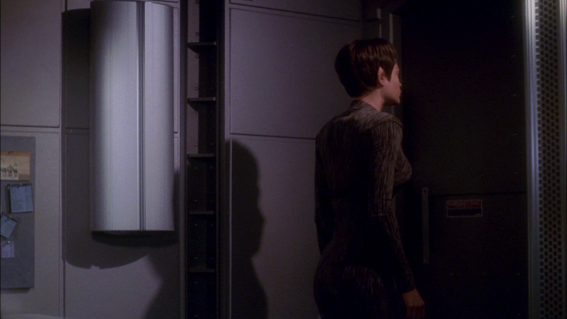extant_StarTrek_ENT_1x26-_ShockwavePart1_1085.jpg