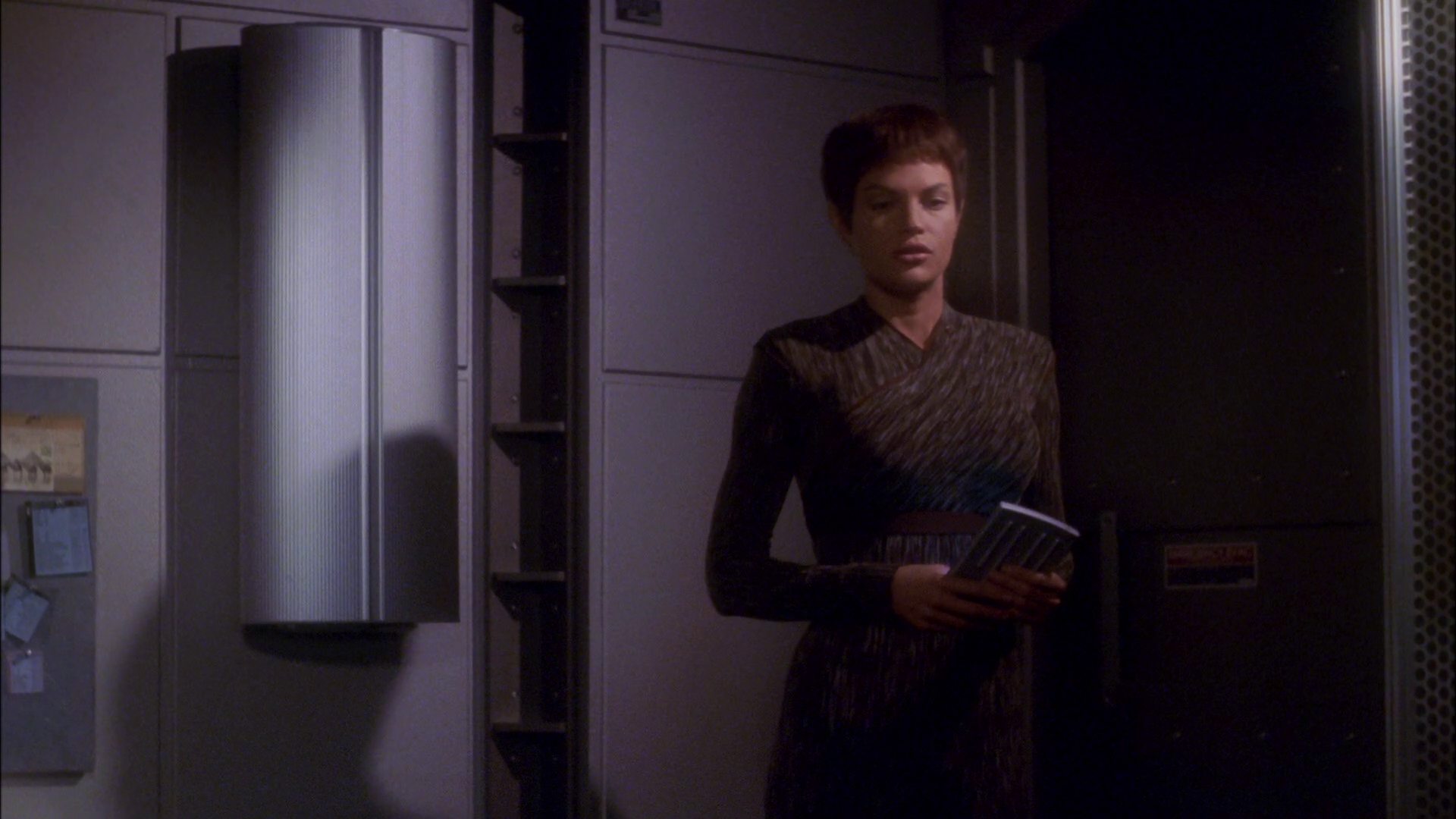 extant_StarTrek_ENT_1x26-_ShockwavePart1_1105.jpg