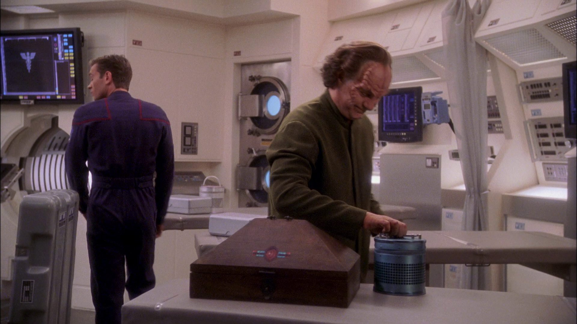 extant_StarTrek_ENT_1x26-_ShockwavePart1_1197.jpg
