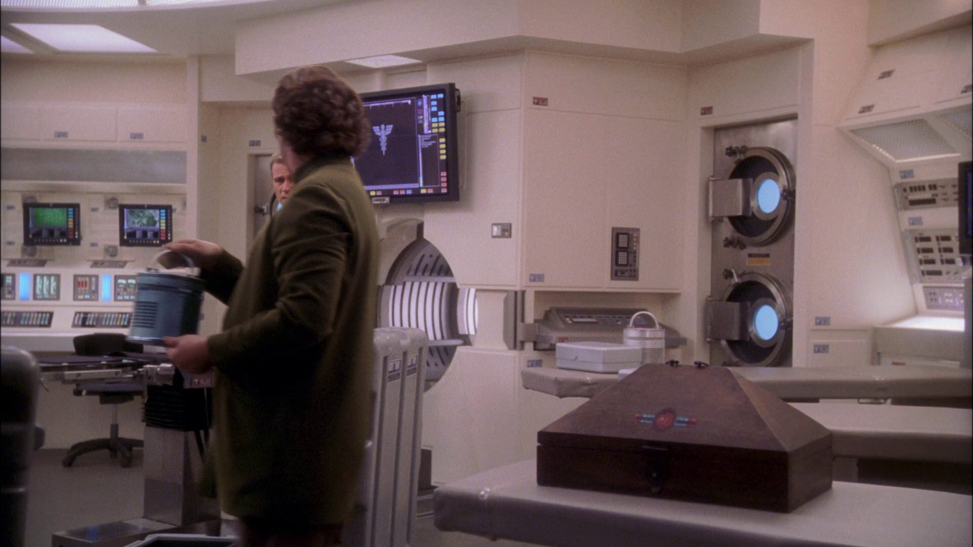 extant_StarTrek_ENT_1x26-_ShockwavePart1_1202.jpg