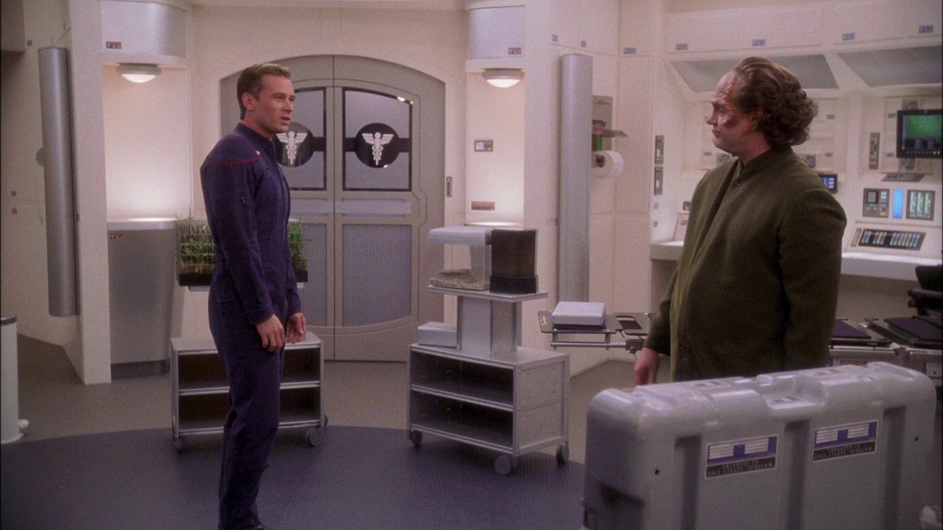 extant_StarTrek_ENT_1x26-_ShockwavePart1_1267.jpg