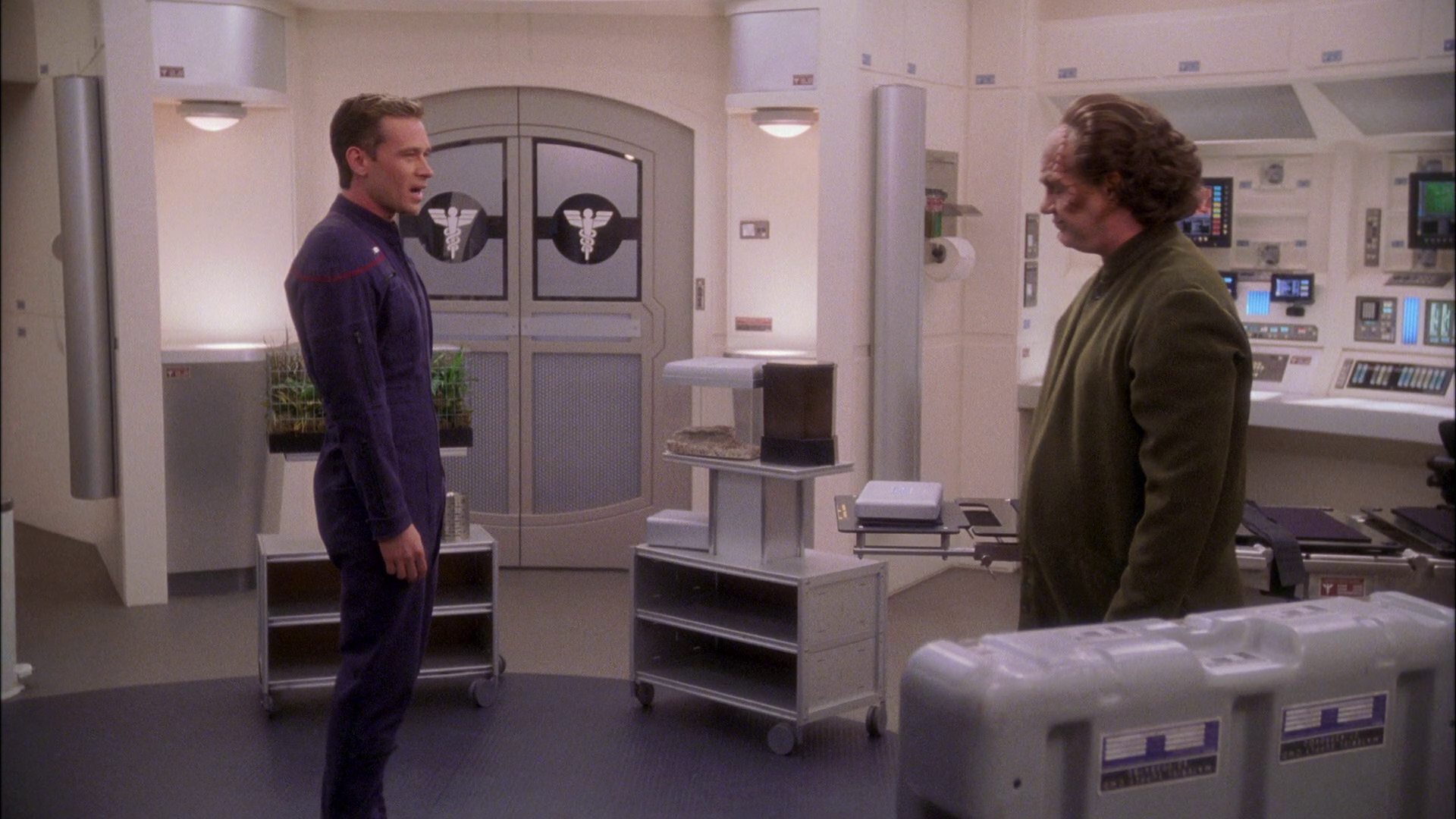 extant_StarTrek_ENT_1x26-_ShockwavePart1_1268.jpg
