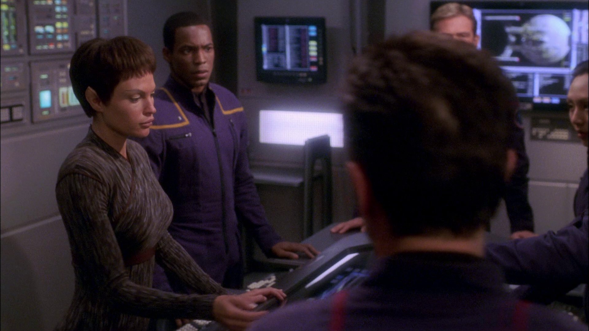 extant_StarTrek_ENT_1x26-_ShockwavePart1_1743.jpg