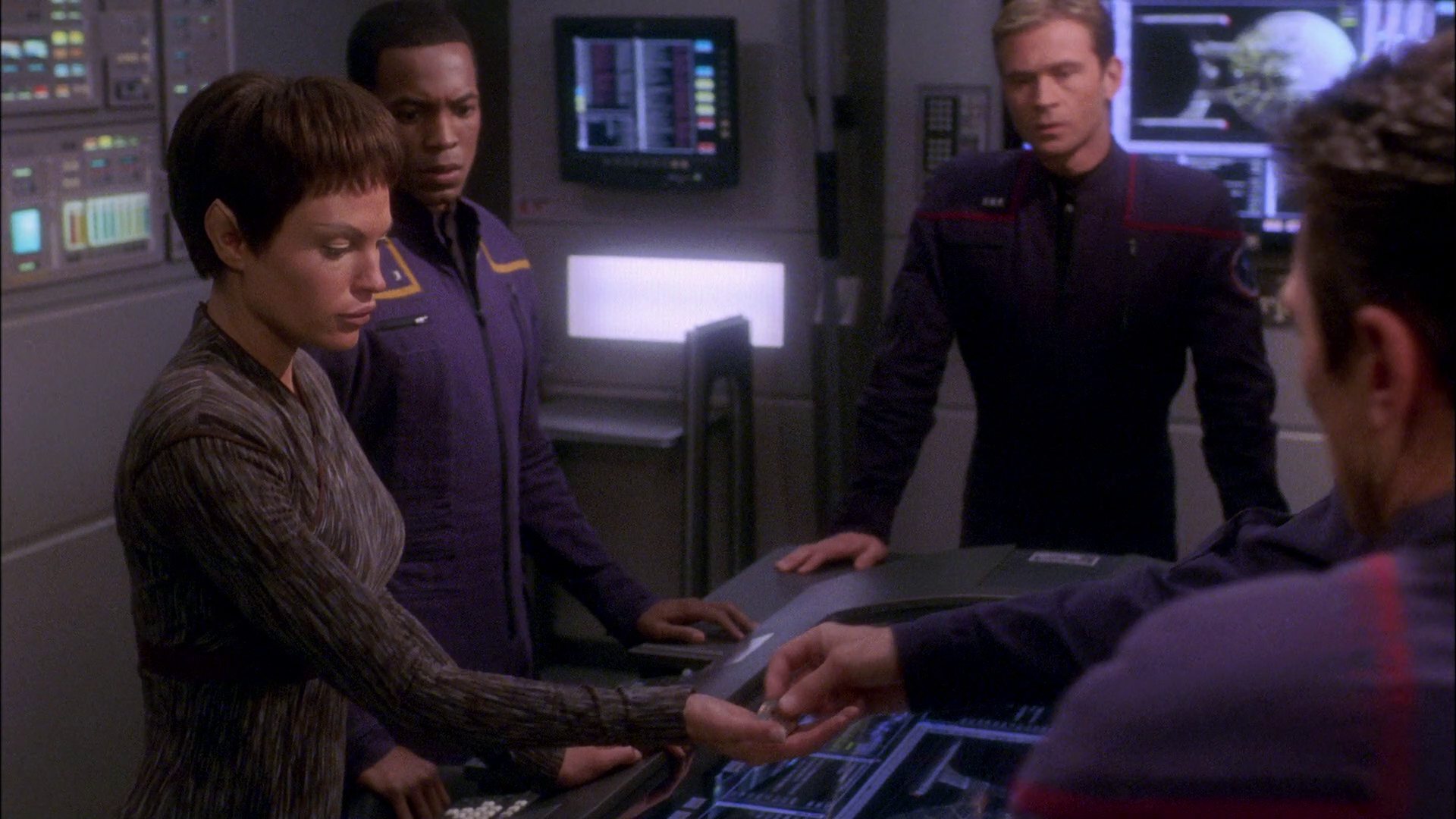 extant_StarTrek_ENT_1x26-_ShockwavePart1_1744.jpg