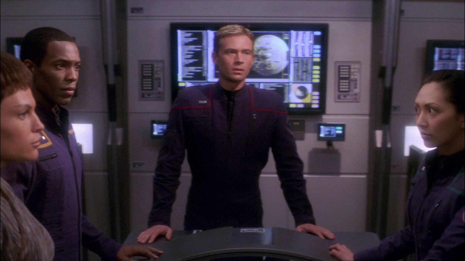 extant_StarTrek_ENT_1x26-_ShockwavePart1_1781.jpg