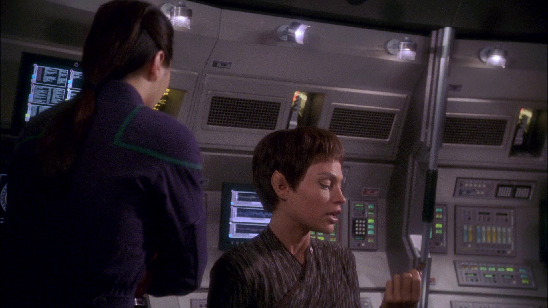 extant_StarTrek_ENT_1x26-_ShockwavePart1_1938.jpg