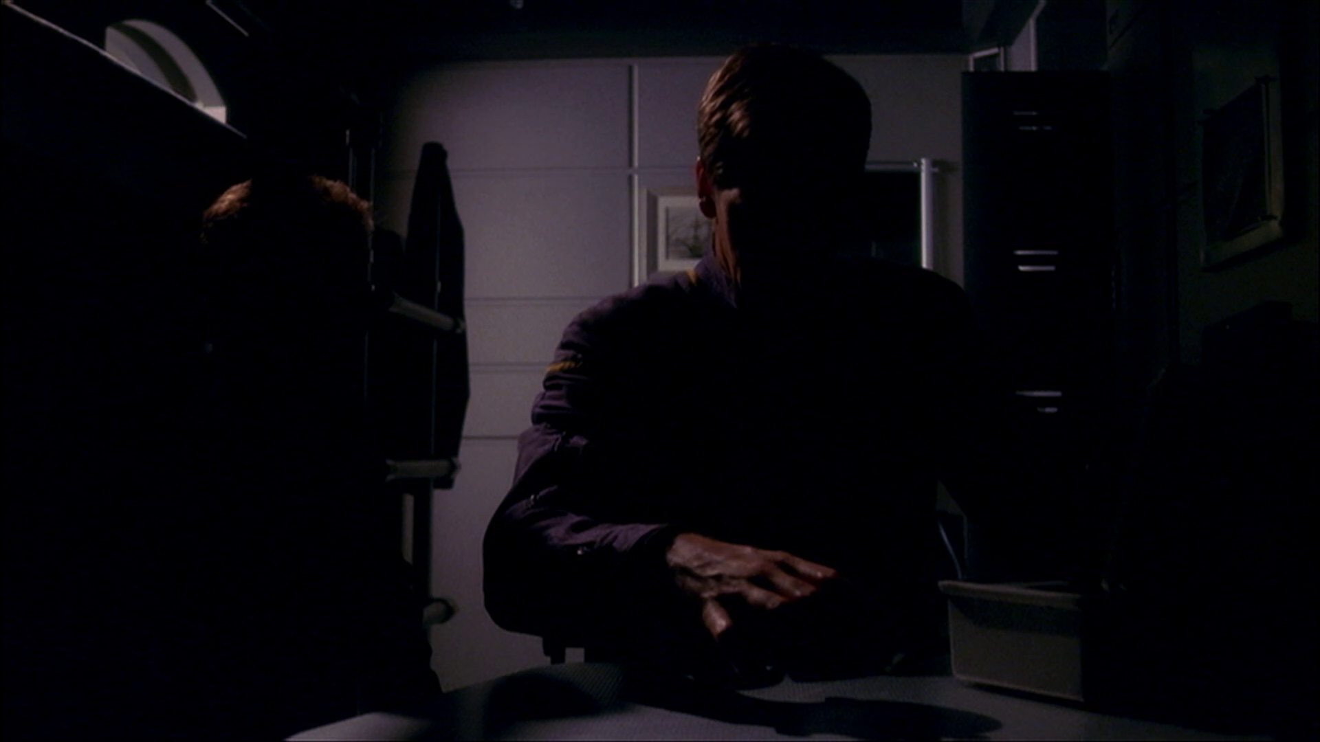 extant_StarTrek_ENT_1x26-_ShockwavePart1_2044.jpg