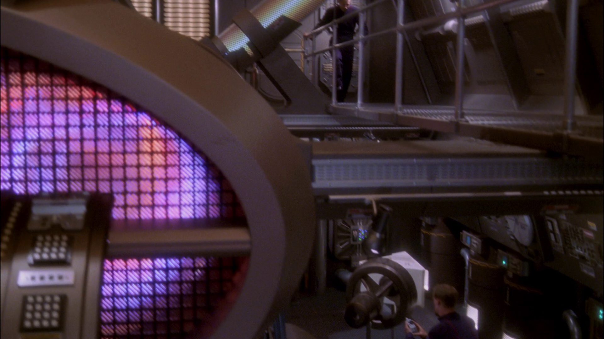 extant_StarTrek_ENT_1x26-_ShockwavePart1_2095.jpg
