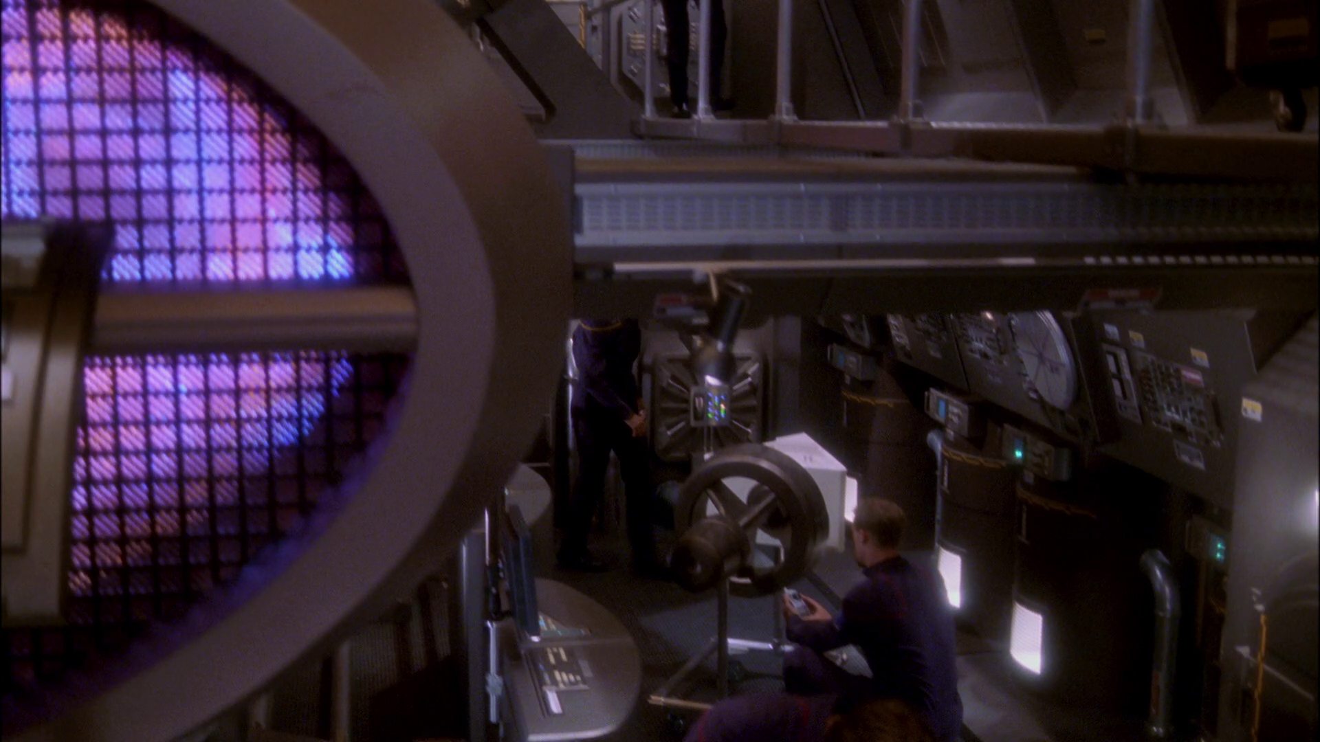 extant_StarTrek_ENT_1x26-_ShockwavePart1_2096.jpg