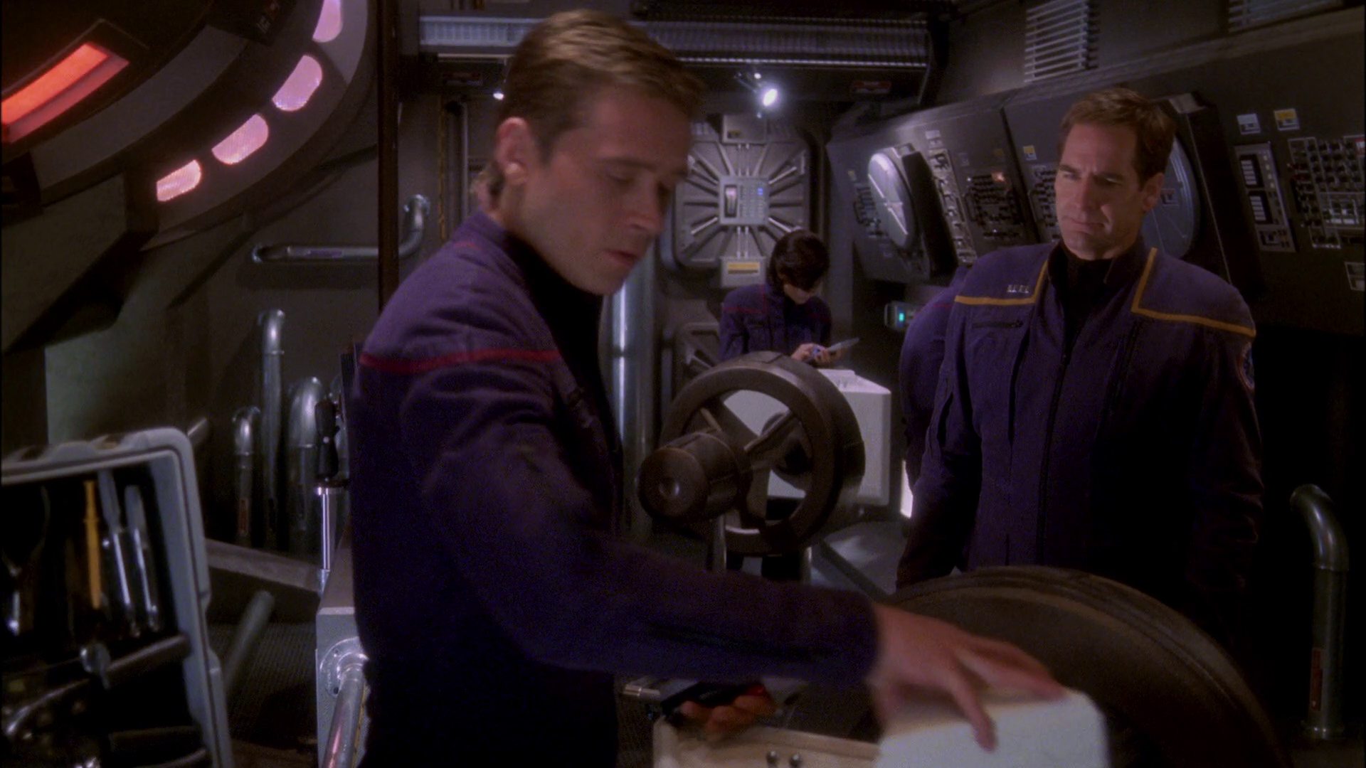 extant_StarTrek_ENT_1x26-_ShockwavePart1_2130.jpg