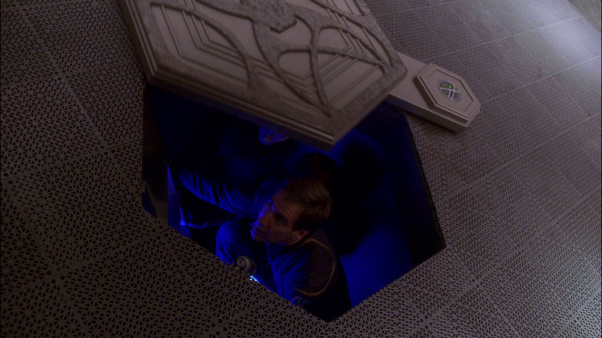 extant_StarTrek_ENT_1x26-_ShockwavePart1_2336.jpg
