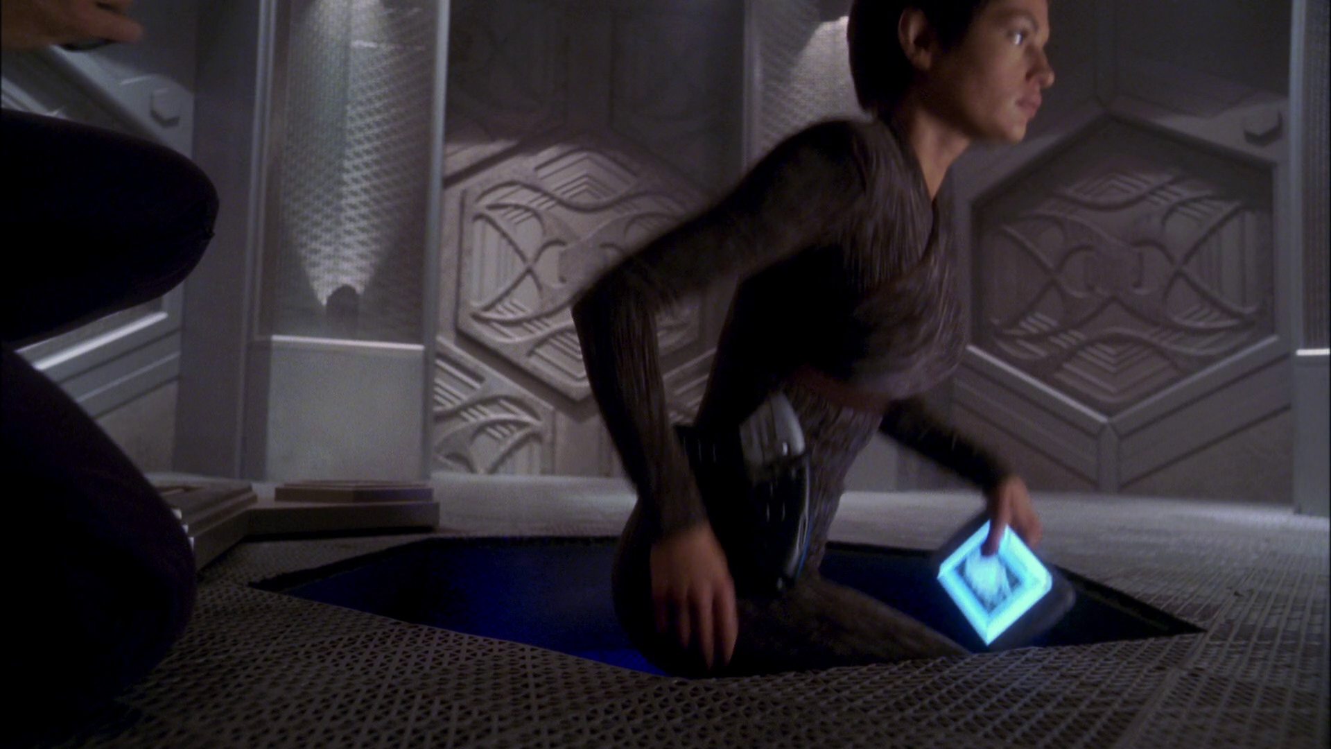 extant_StarTrek_ENT_1x26-_ShockwavePart1_2342.jpg