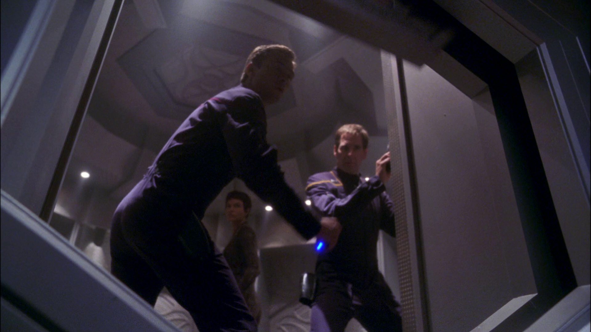 extant_StarTrek_ENT_1x26-_ShockwavePart1_2365.jpg