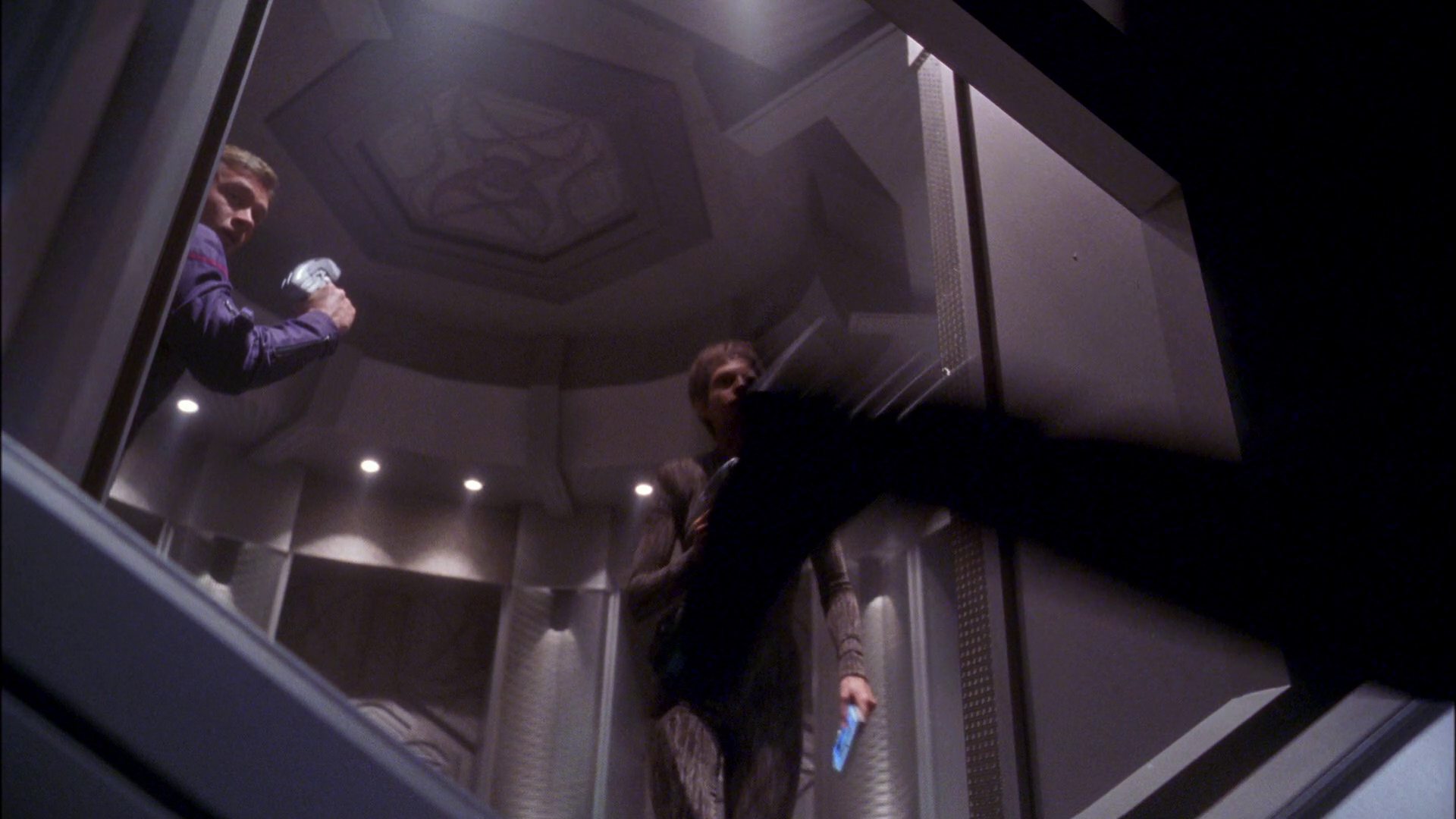 extant_StarTrek_ENT_1x26-_ShockwavePart1_2380.jpg