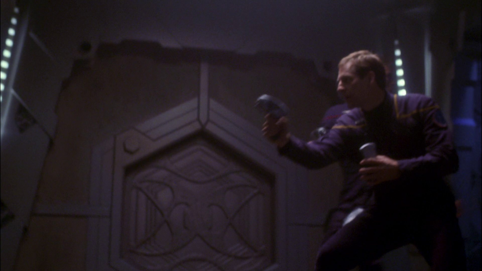 extant_StarTrek_ENT_1x26-_ShockwavePart1_2386.jpg