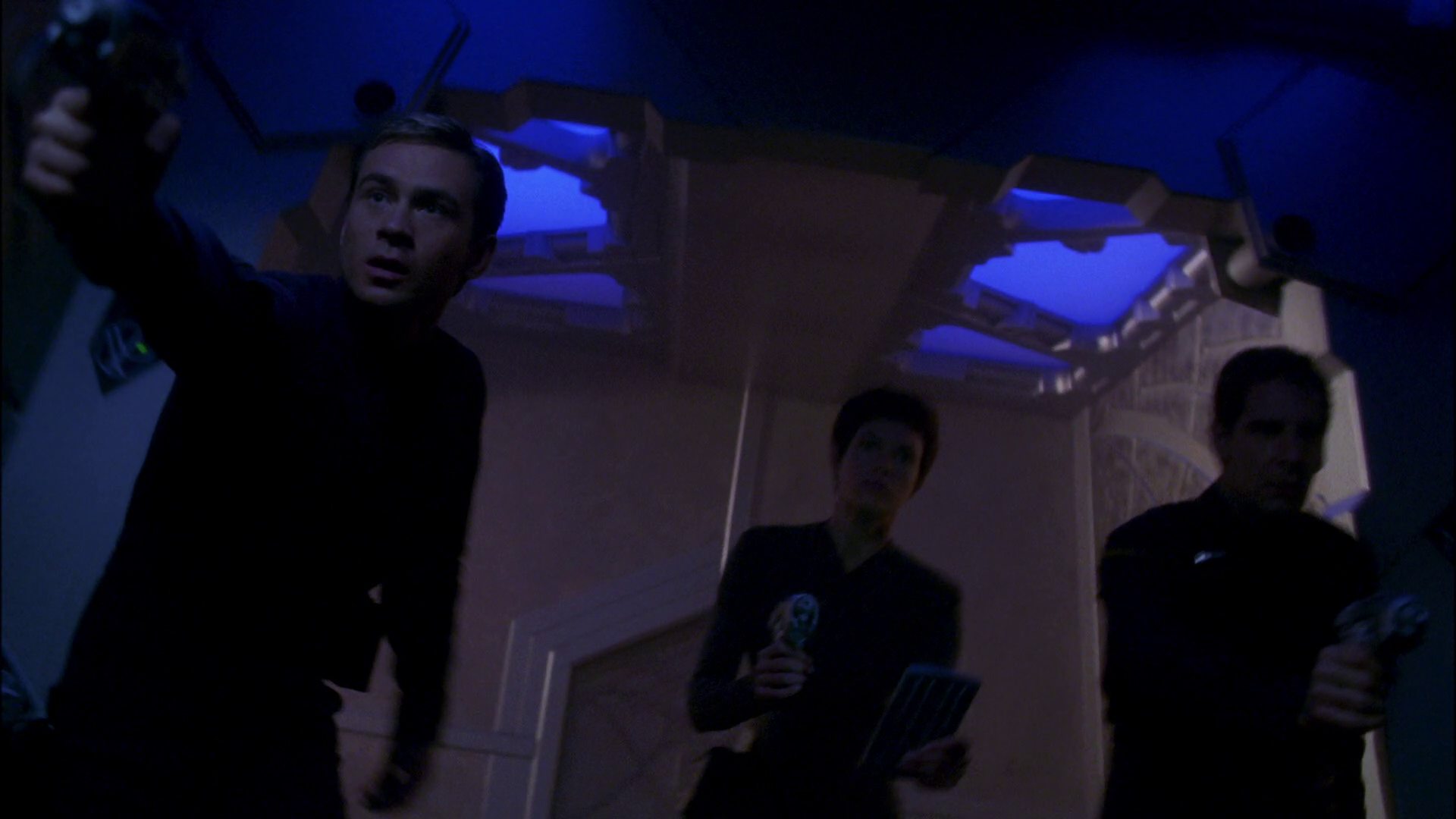 extant_StarTrek_ENT_1x26-_ShockwavePart1_2401.jpg