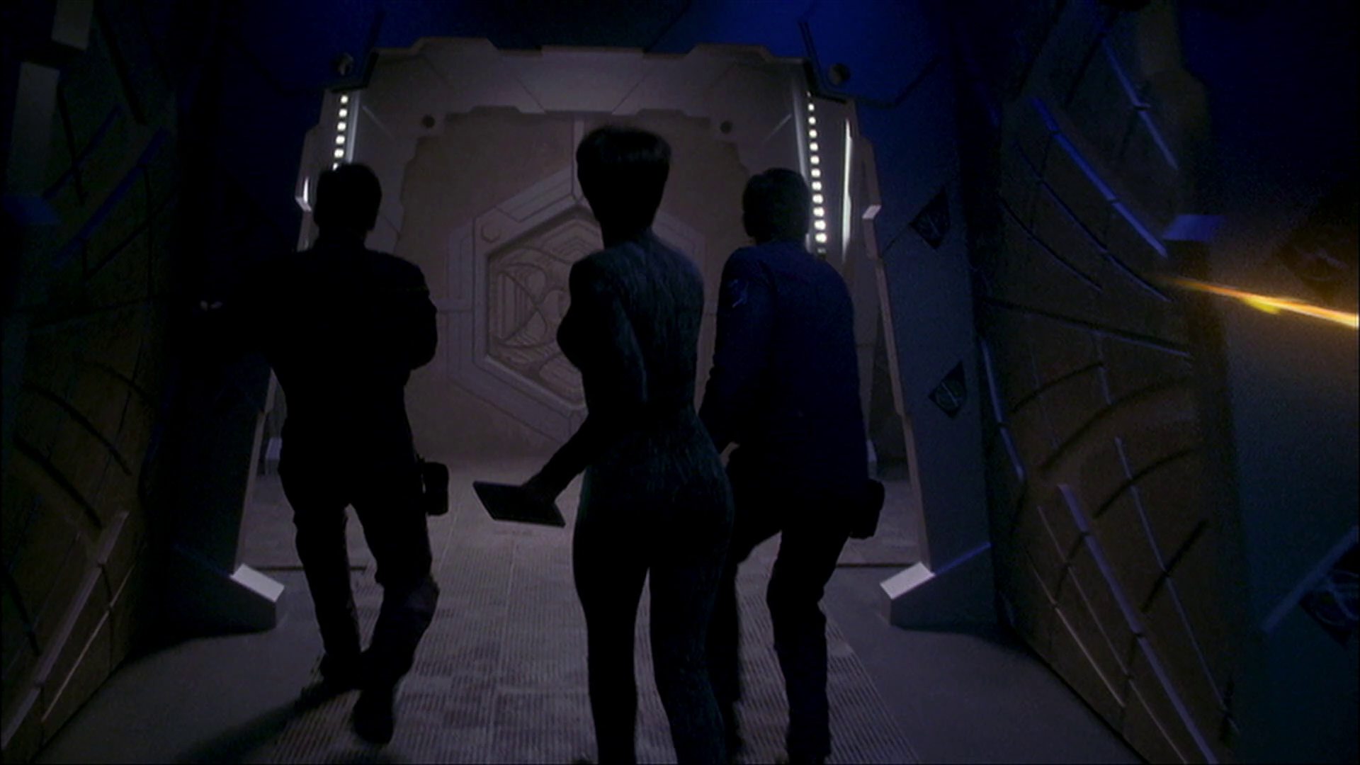 extant_StarTrek_ENT_1x26-_ShockwavePart1_2411.jpg