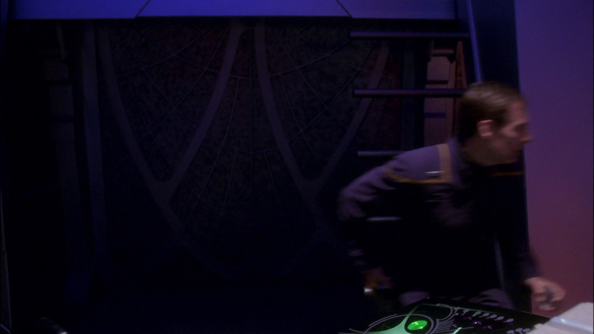 extant_StarTrek_ENT_1x26-_ShockwavePart1_2502.jpg