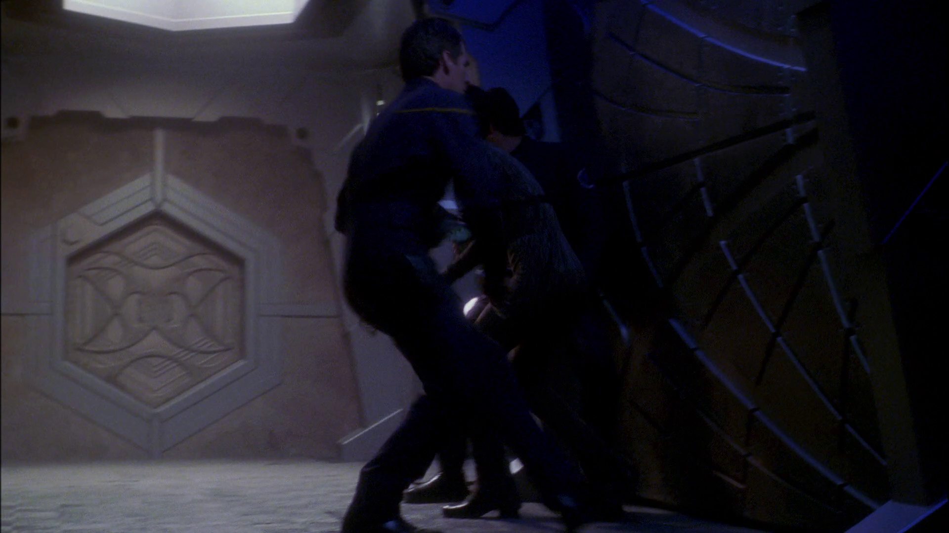 extant_StarTrek_ENT_1x26-_ShockwavePart1_2527.jpg
