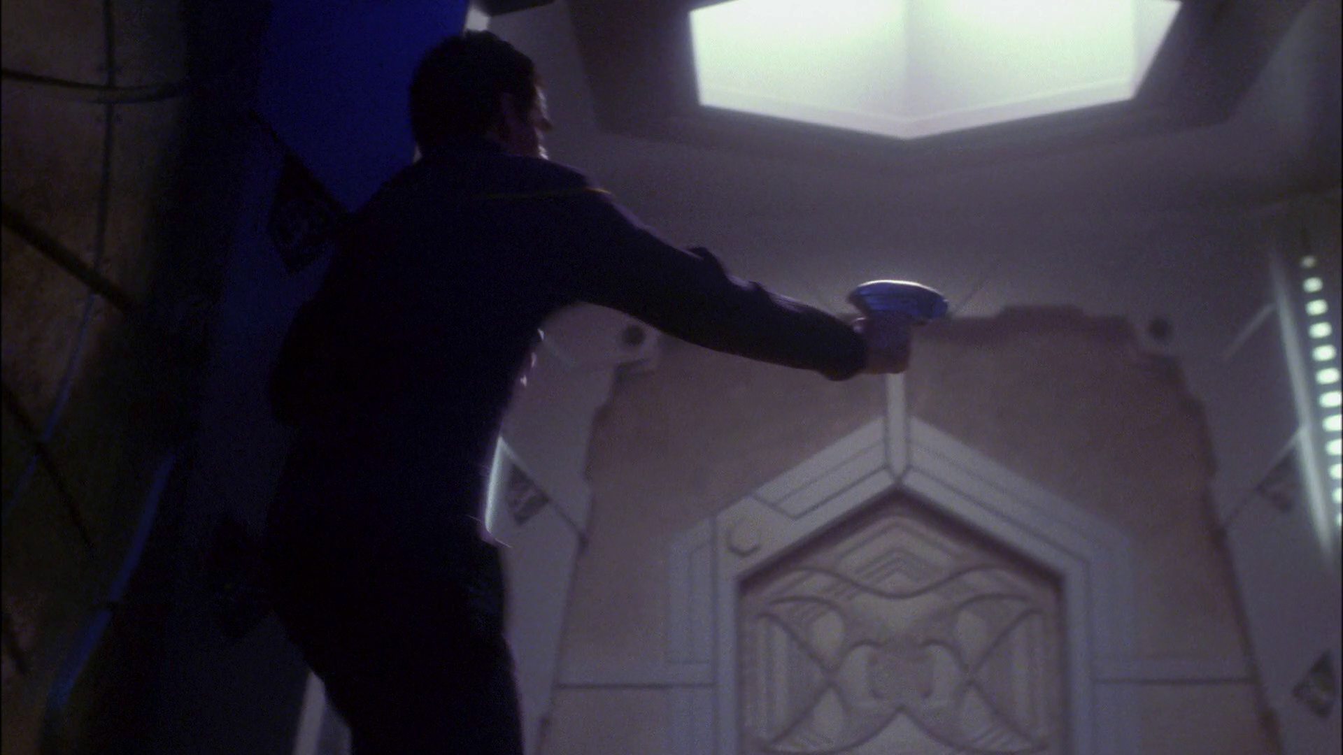 extant_StarTrek_ENT_1x26-_ShockwavePart1_2553.jpg