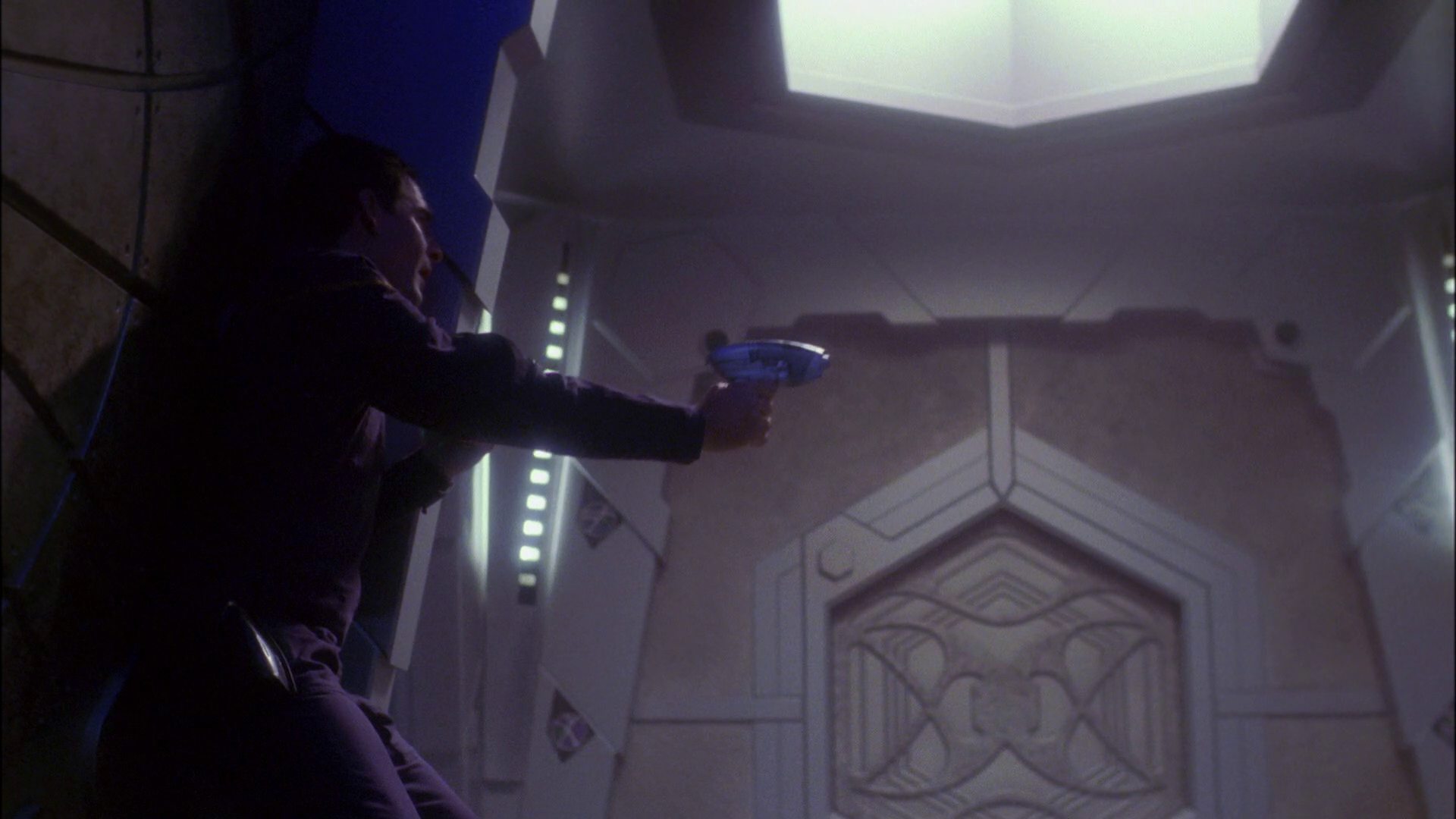 extant_StarTrek_ENT_1x26-_ShockwavePart1_2555.jpg