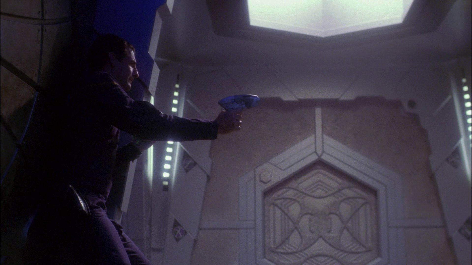 extant_StarTrek_ENT_1x26-_ShockwavePart1_2556.jpg