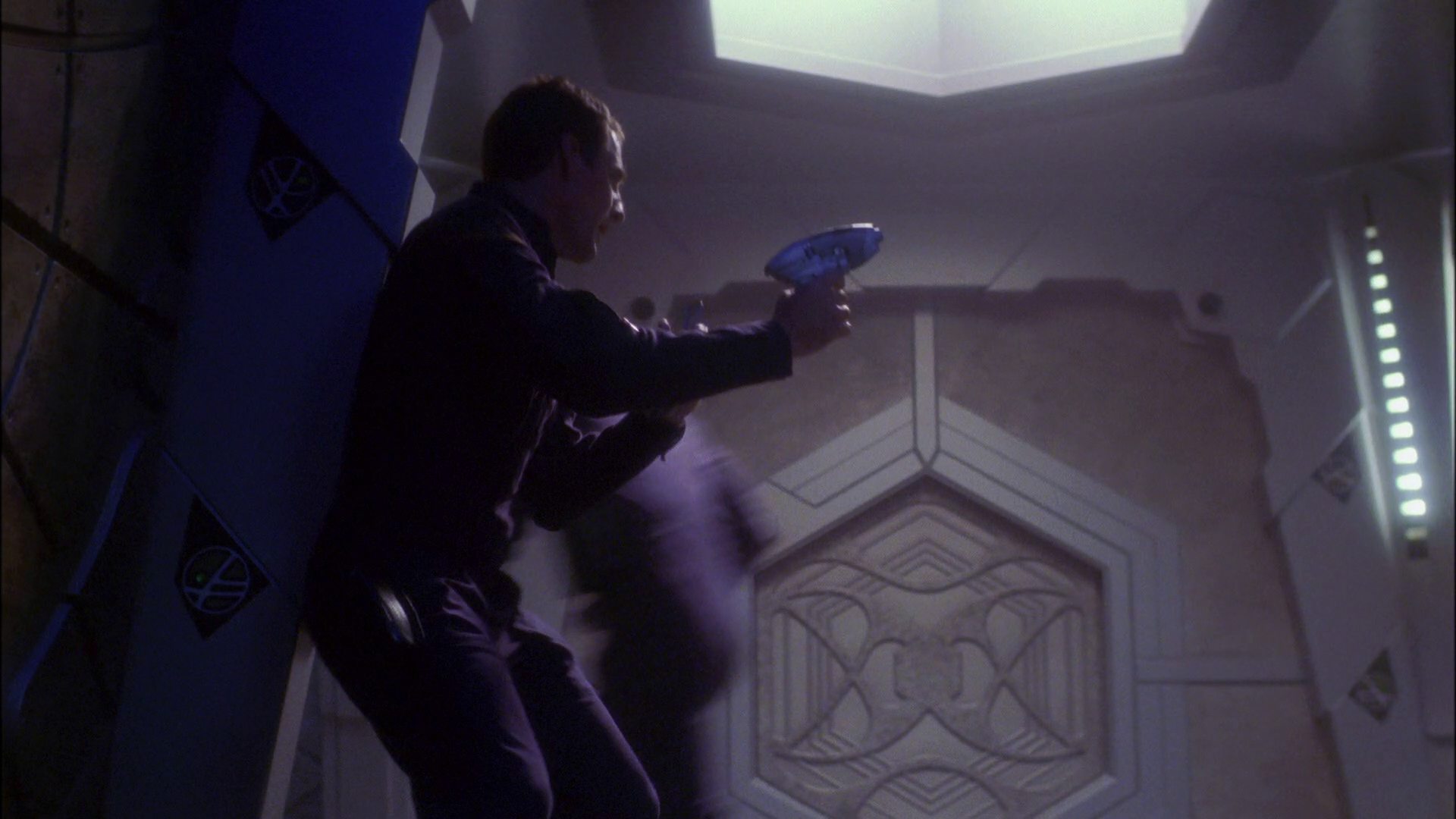 extant_StarTrek_ENT_1x26-_ShockwavePart1_2558.jpg
