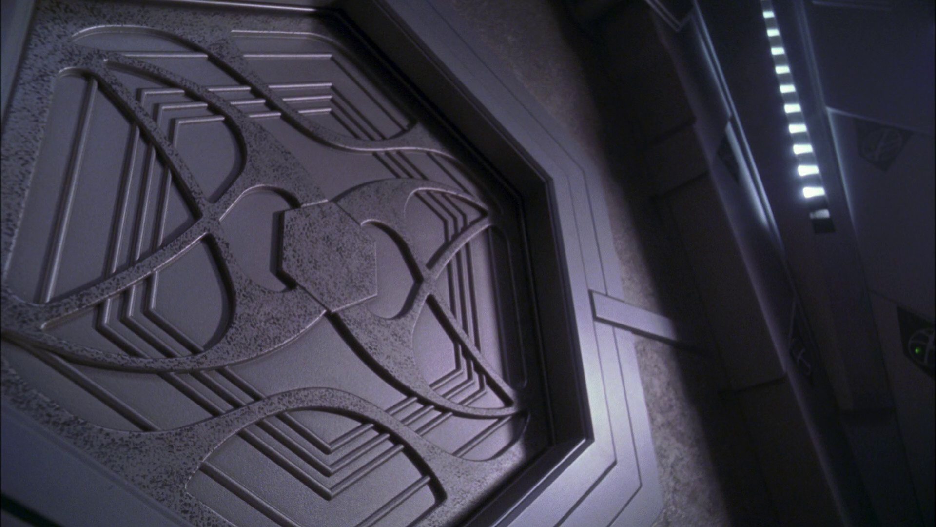 extant_StarTrek_ENT_1x26-_ShockwavePart1_2560.jpg
