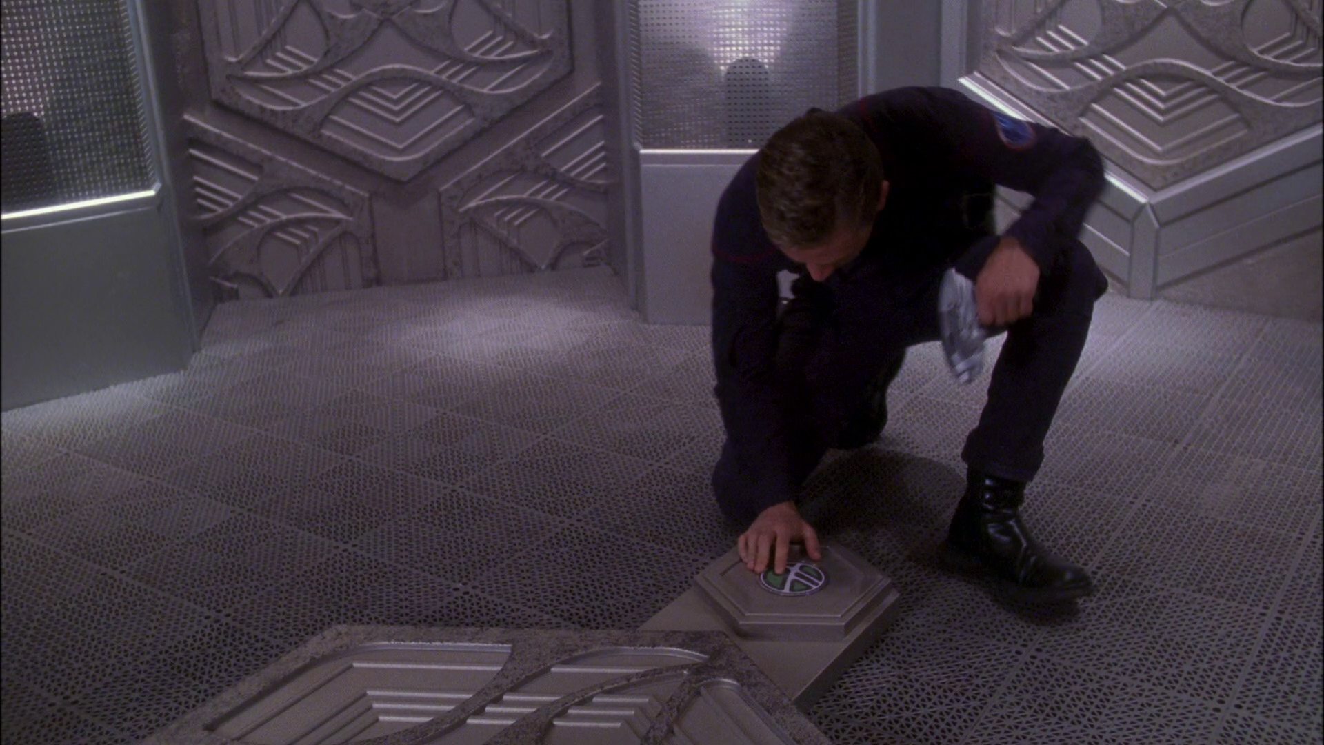 extant_StarTrek_ENT_1x26-_ShockwavePart1_2566.jpg