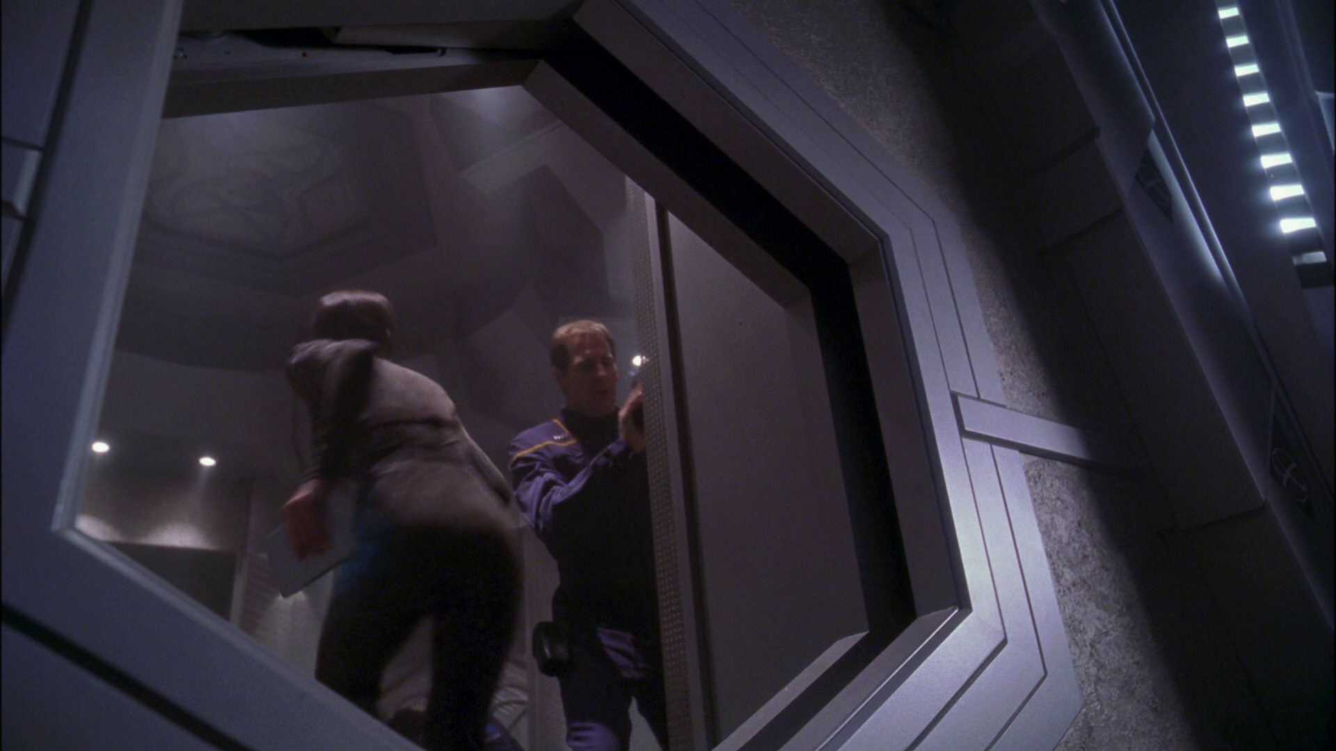 extant_StarTrek_ENT_1x26-_ShockwavePart1_2569.jpg