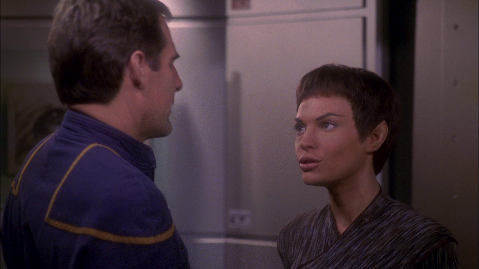 extant_StarTrek_ENT_1x26-_ShockwavePart1_2877.jpg