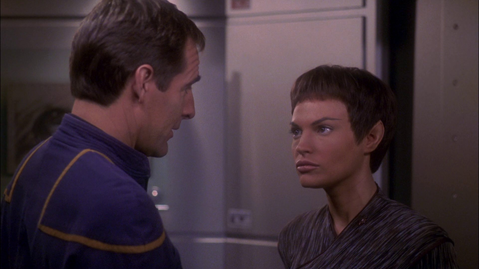 extant_StarTrek_ENT_1x26-_ShockwavePart1_2881.jpg