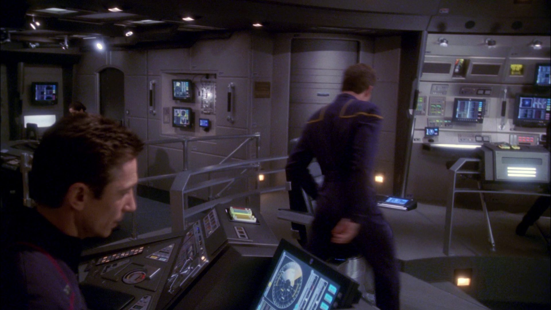 extant_StarTrek_ENT_1x26-_ShockwavePart1_3024.jpg